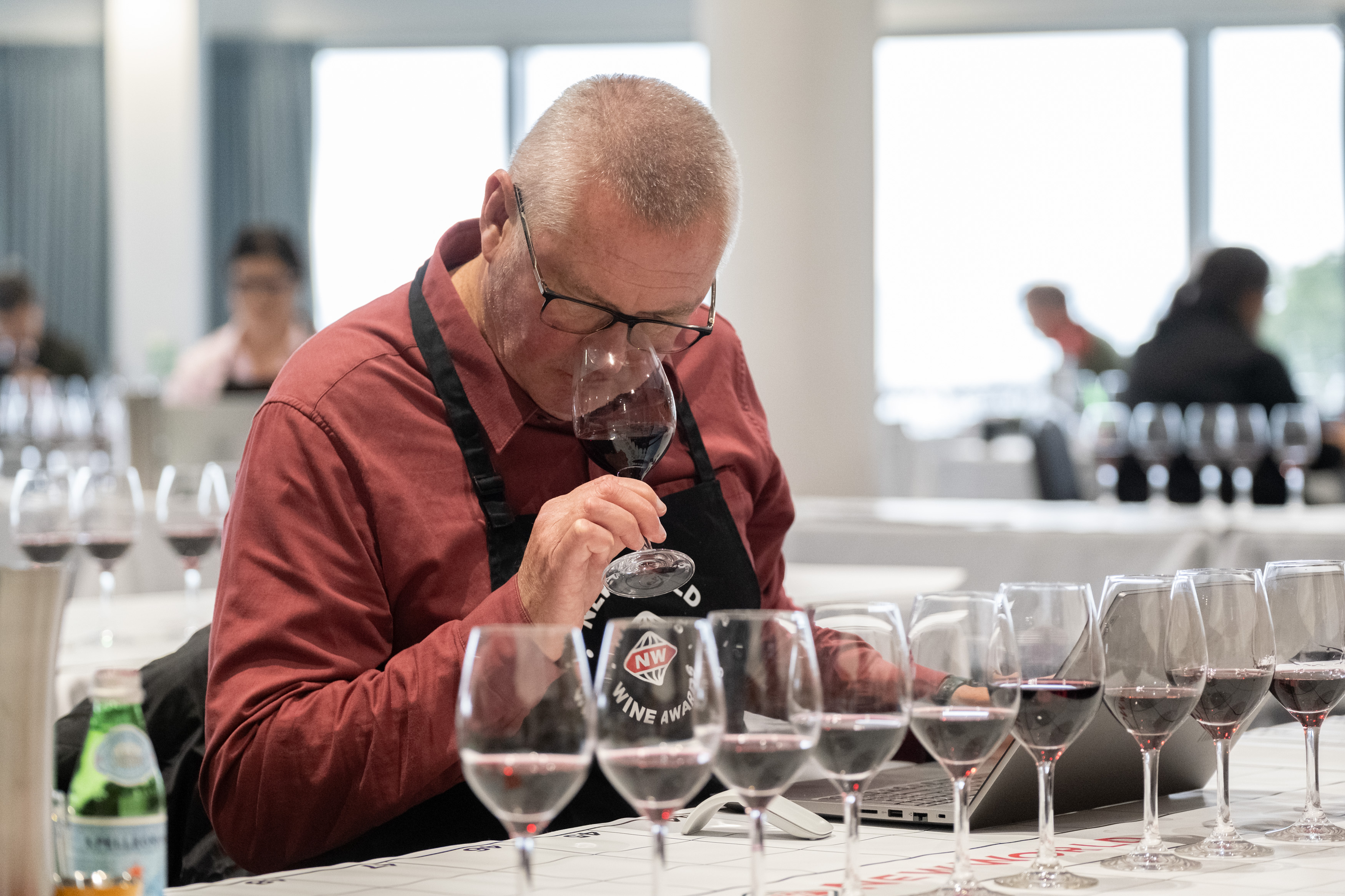 New_World_Wine_Awards_Judging_2.jpg