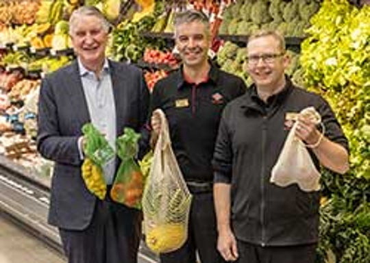 New World, PAK’nSAVE and Four Square to mark the start of Plastic Free July by announcing plans to remove plastic produce bags