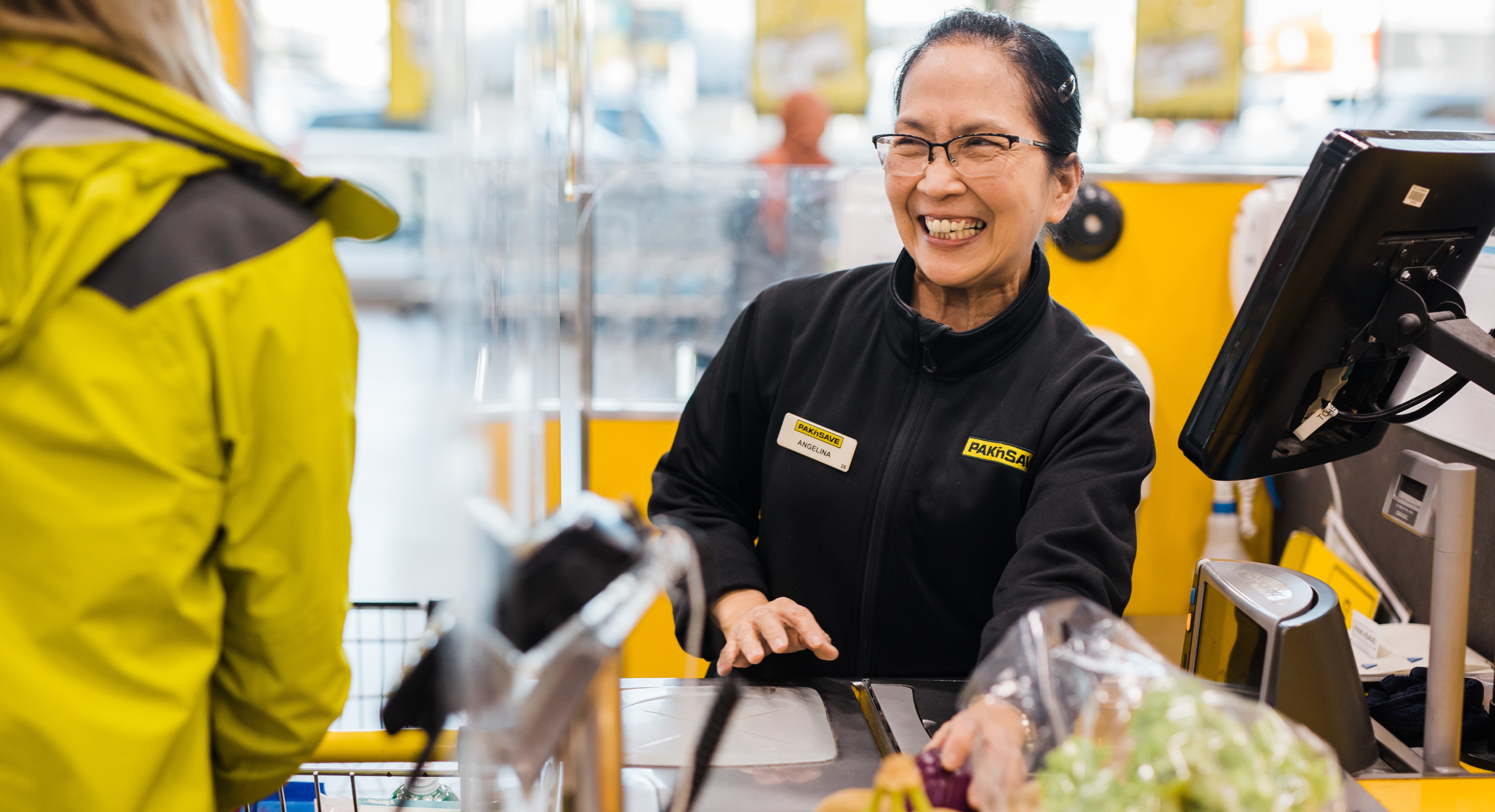 Paknsave Checkout worker 768 x 417