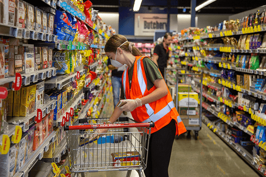New World and Student Volunteer Army add Auckland to growing list of communities with access to contactless grocery delivery service for older and vulnerable customers
