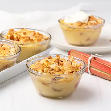 Rhubarb-_-Custard-Crumbles-500x500