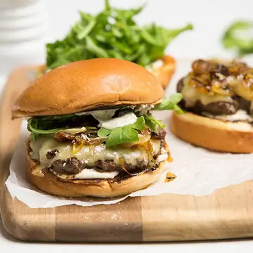 Caramelised-Onion-Beef-Burger