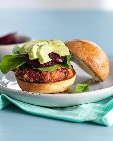 Beetroot veggie burgers
