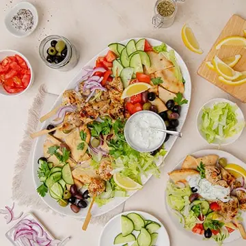 Chicken souvlaki platter