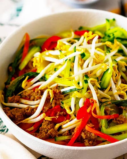 Spicy noodle salad