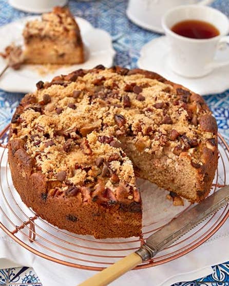 Pear and choc chip pecan crumble cake