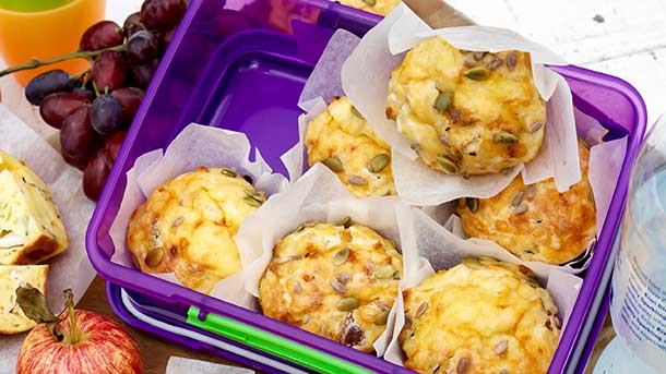 Ham, cheese and courgette muffins