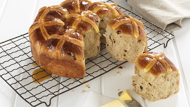 pullaparthotcrossbuns610x343