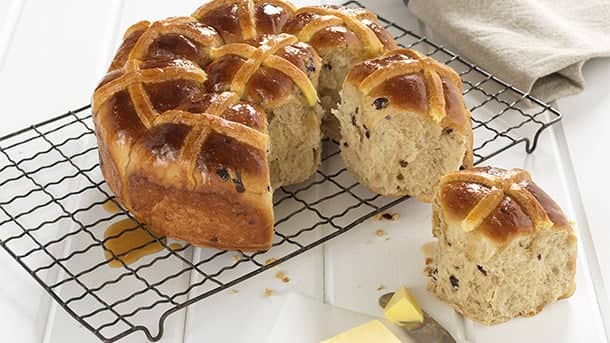 pullaparthotcrossbuns610x343