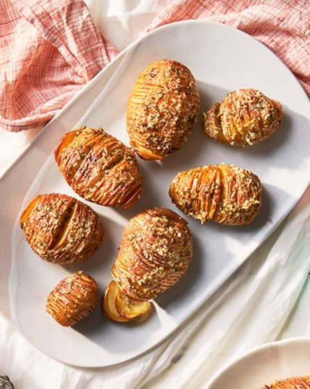 Garlic hasselback potatoes
