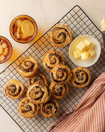 Cheesy-mite scrolls