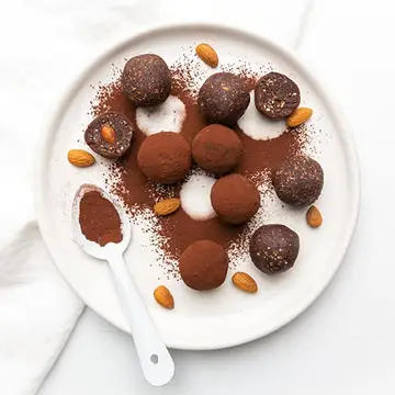 SCORCHED-ALMOND-BLISS-BALLS-1