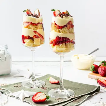 Individual-Strawberry-Shortcake-Trifles-500x500