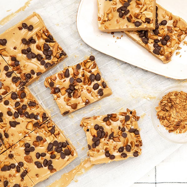Easy-Peanut-Butter-Fudge-600x600