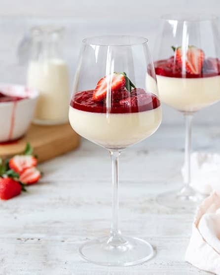 Vanilla and nutmeg panna cotta