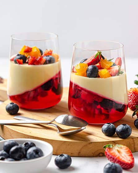 Jelly and white chocolate mousse cups