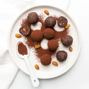 SCORCHED-ALMOND-BLISS-BALLS-1