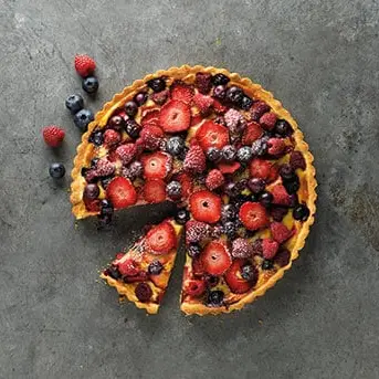 fs105290sweetshortcrustsummerberrytart