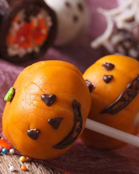 Pumpkin cake pops