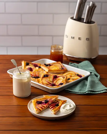Fruit and cream cheese puff pastry tarts