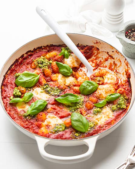 Pesto and tomato gnocchi bake