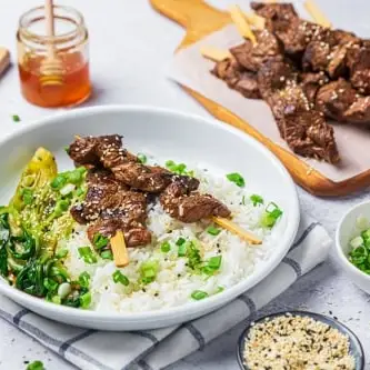 Sesame_Sriracha_and_Honey_Beef_Skewers
