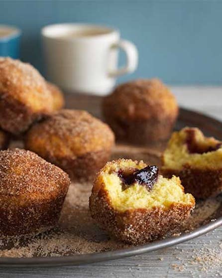 Jam & cinnamon doughnut muffins