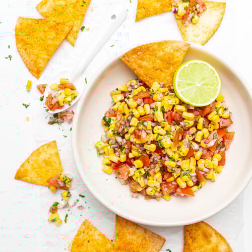 Chunky tomato salsa and tortilla chips