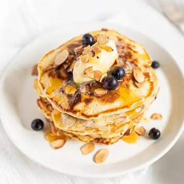 banana-and-honey-pancakes