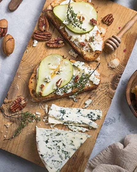 Blue cheese crostini with walnuts, pear & honey