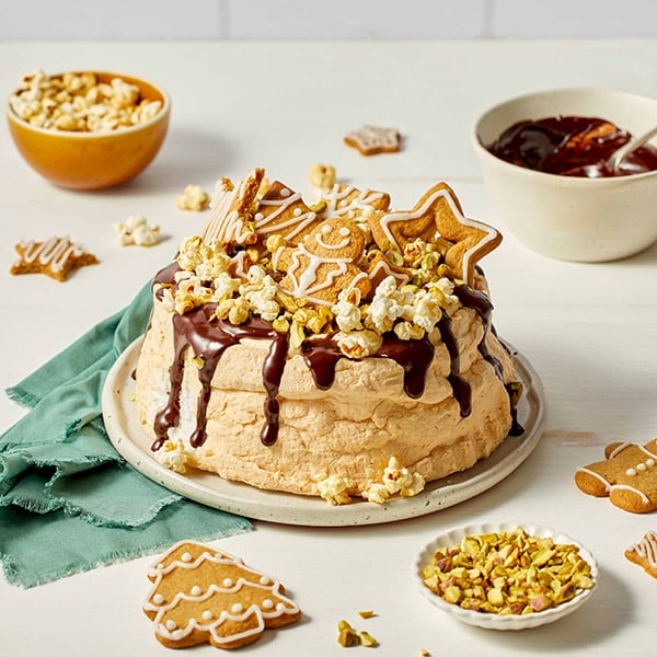 Party pavlova topping