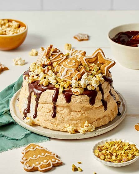 Party pavlova topping