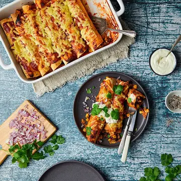 easy_chicken_enchiladas_01_web