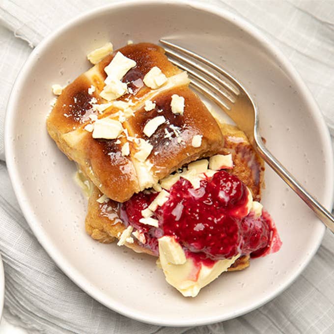 Hot-Cross-Bun-French-Toast