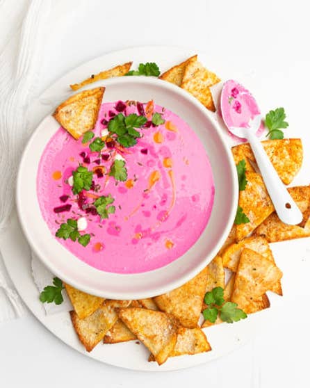 Beetroot dip with pita chips