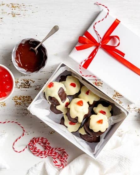 Christmas pudding truffles