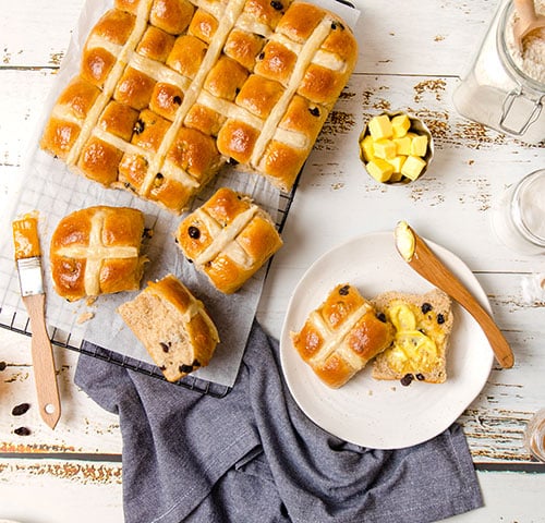 Classic hot cross buns