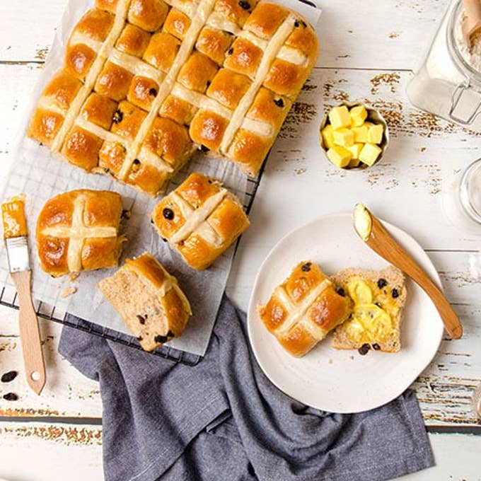 Classic-Hot-Cross-Buns-1