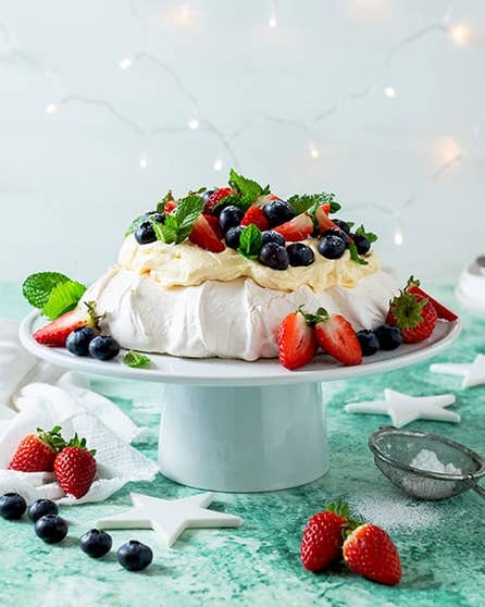 How to make a classic kiwi pavlova