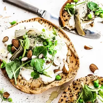 lorna-jane-ten-minute-healthy-pitta-pizza