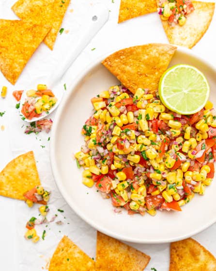 Chunky tomato salsa and tortilla chips