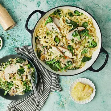 cheats_chicken_fettuccine_alfredo_500x500