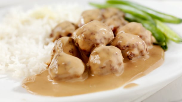 MeatballswithSataySauceRice