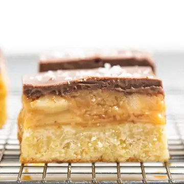 macadamia-millionaires-shortbread-1