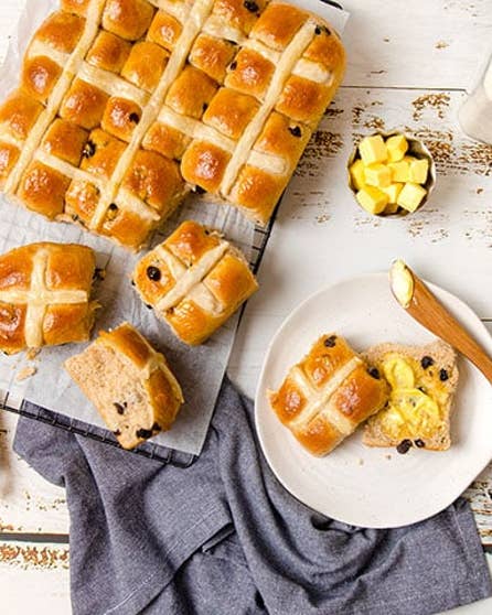 Classic hot cross buns
