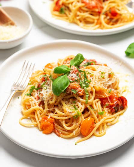 Burst tomato and basil pasta