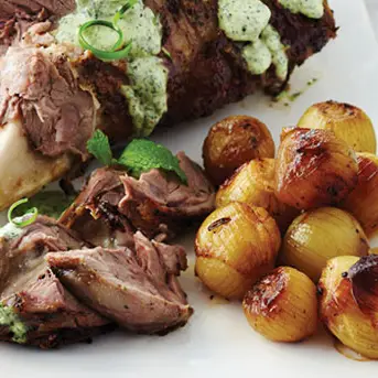 marinatedroastlambwithfreshminttopping1nzbeefandlamb610x343