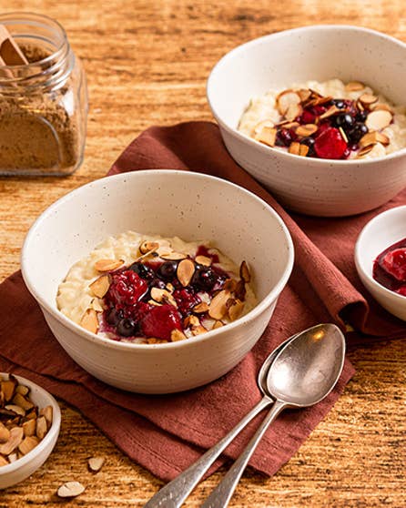 Slow cooker vanilla rice pudding with berries