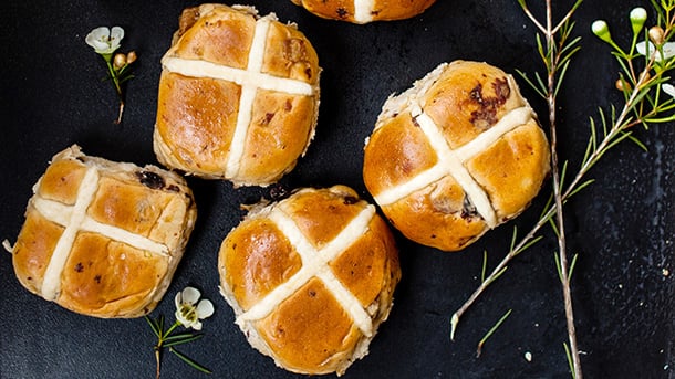 hotcrossbuns610x343shutterstock394374526