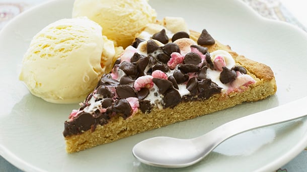 Halloween chocolate peanut butter pizza